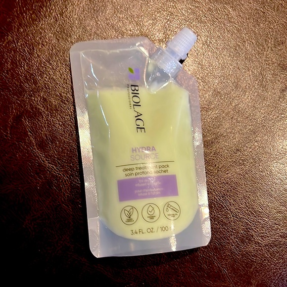 Biolage Accessories - Biolage hydra source treatment NWT